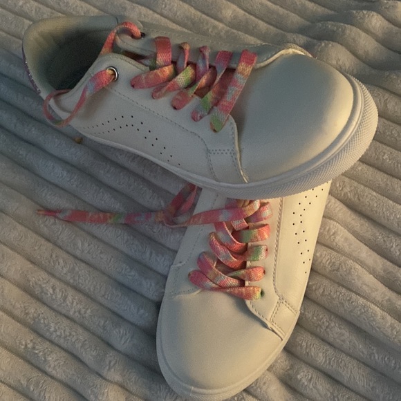 Shoes - Picture 2 of 2